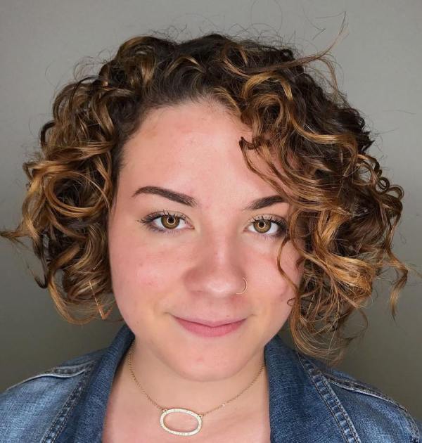 Short Curly Hairstyles for Round Faces