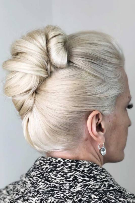 Classy Hairstyles for Women Over 50