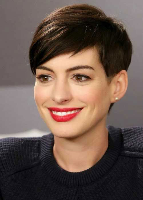 Short Hairstyle and Haircuts for Oval Faces