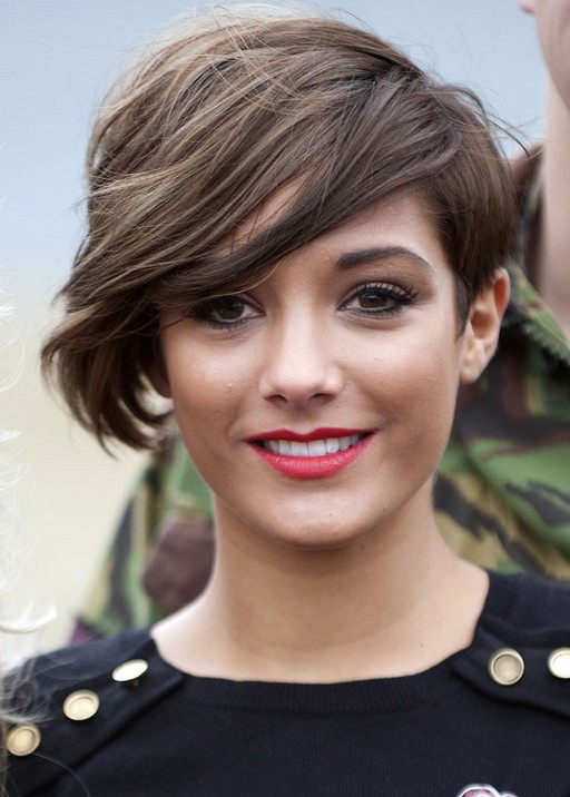 15-stylish-short-hairstyles-for-long-faces-eal-care